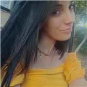 Studentessa universitaria di scienze dell'educazione cerca lavoro come aiuto compiti e ripetizioni